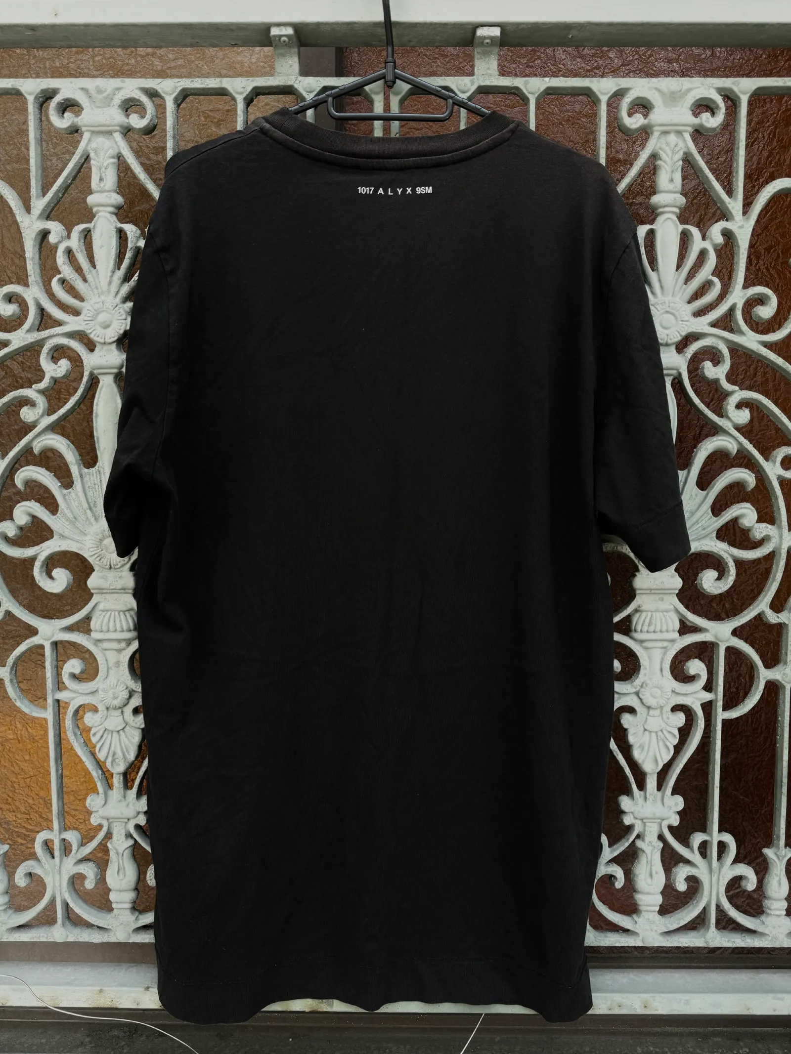 1017 ALYX 9SM Smiley Face Logo T-Shirt