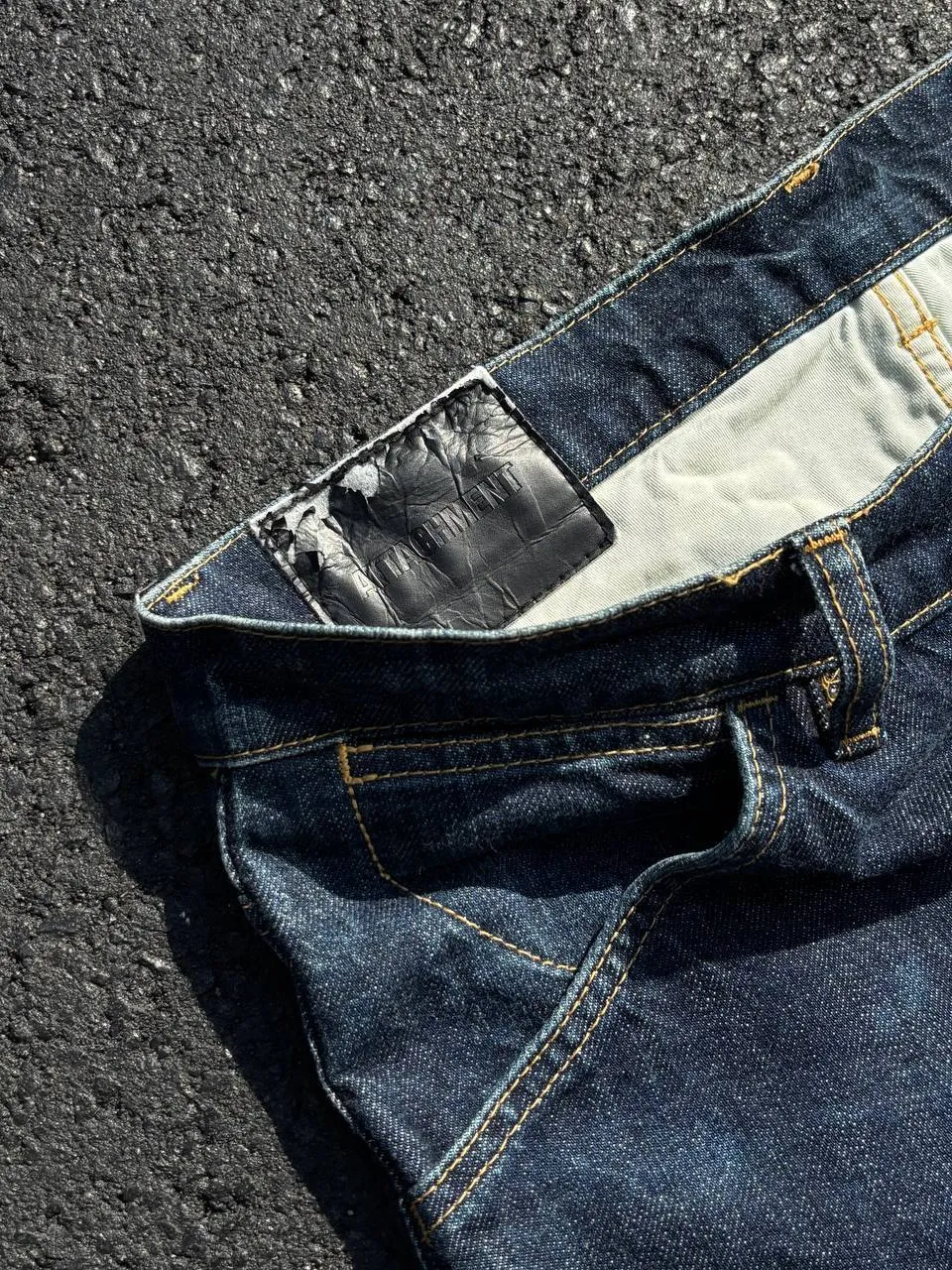 Attachment J cut long jeans