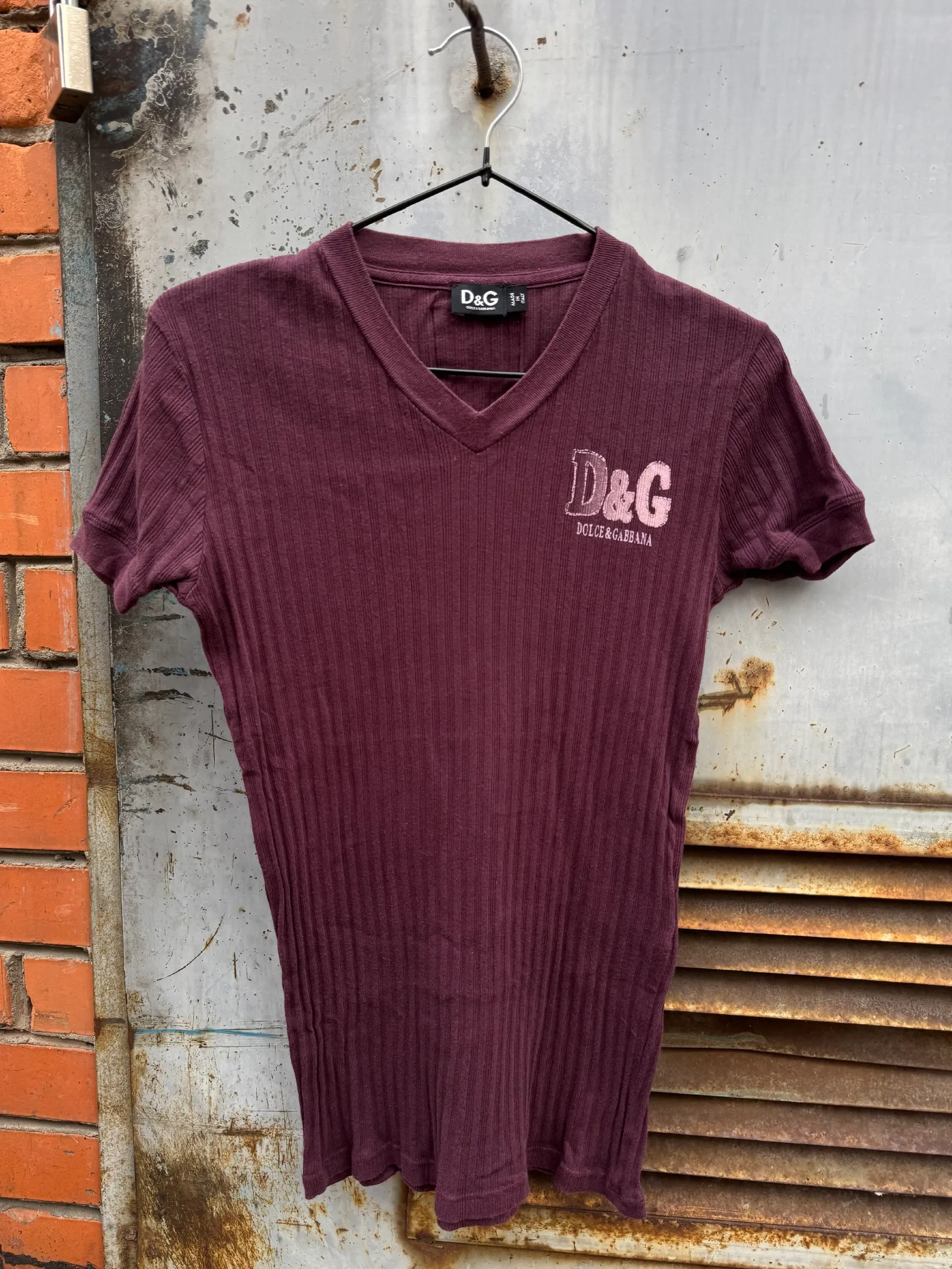 D&G Dolce & Gabbana V-Neck Ribbed Logo Tee