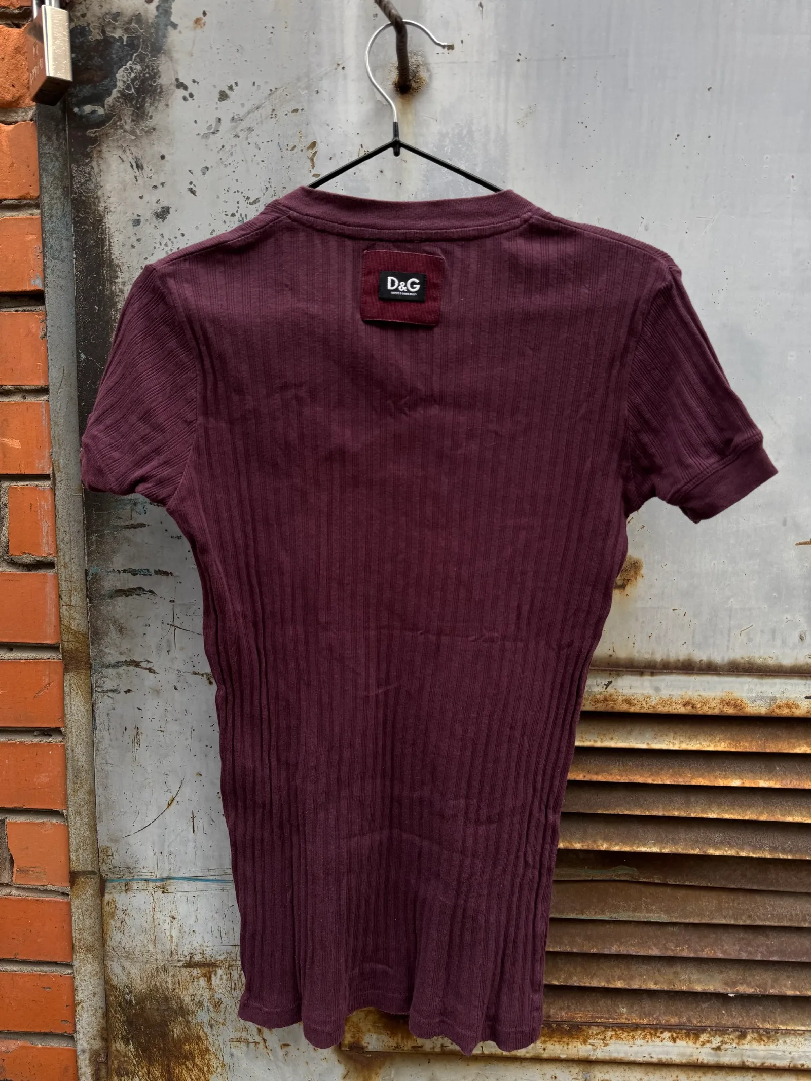D&G Dolce & Gabbana V-Neck Ribbed Logo Tee