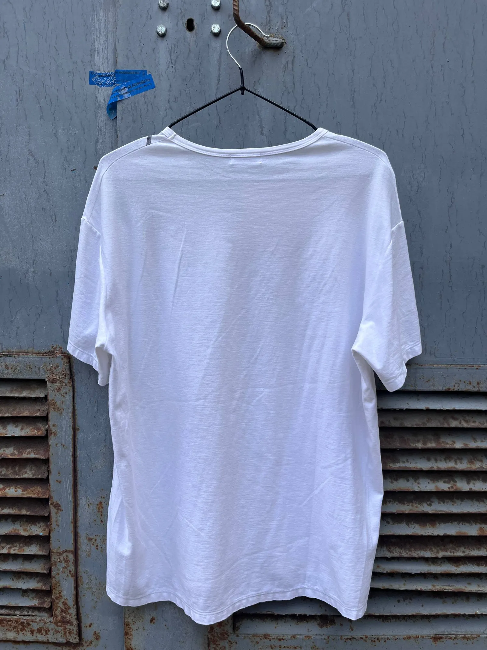 LAD MUSICIAN Broken Guitar Graphic Tee