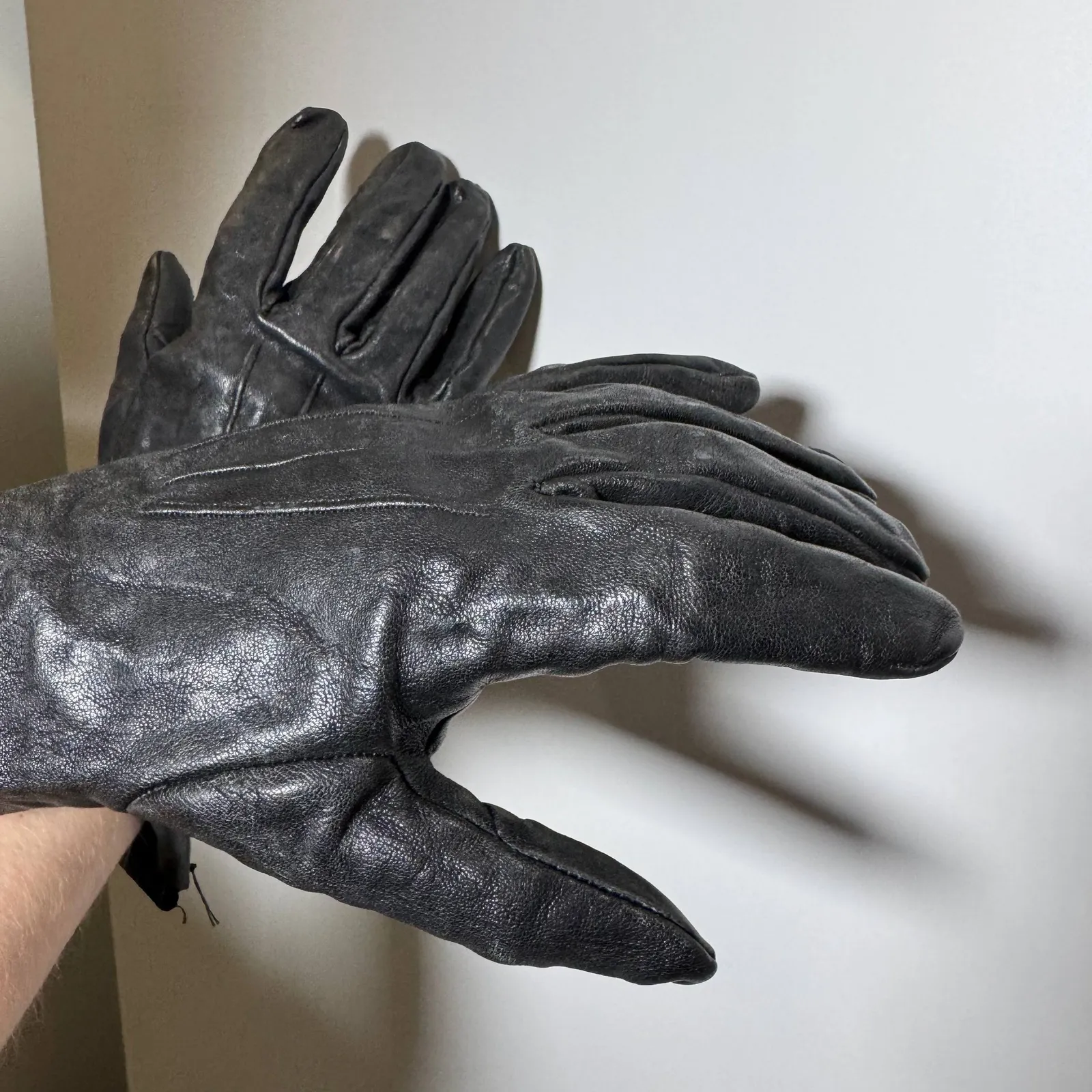 Isaac Sellam Gloves