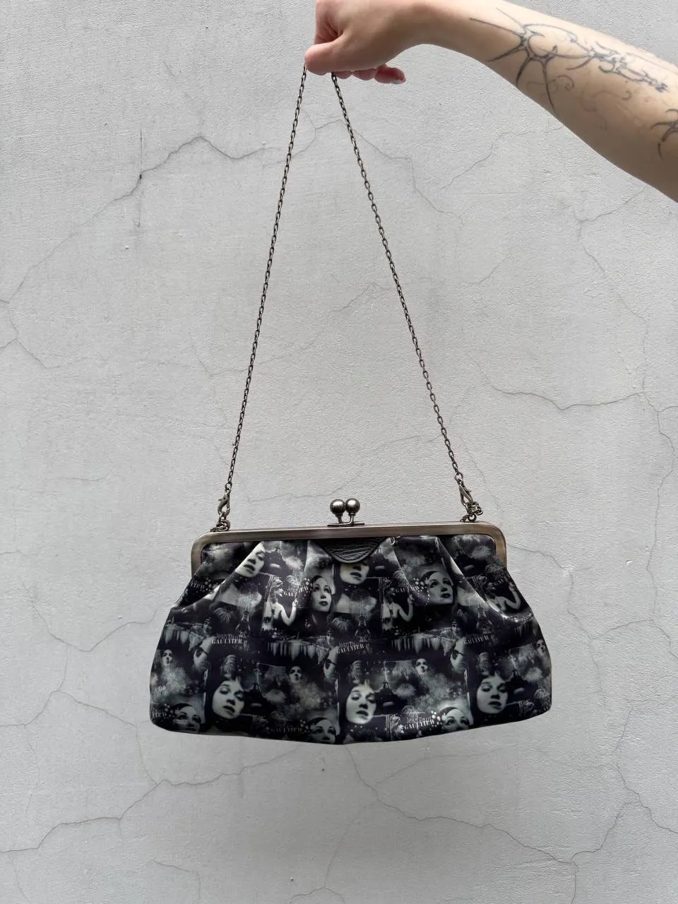 Jean Paul Gaultier Vintage «Faces & Fireworks» Kiss-Lock Chain Bag 1990