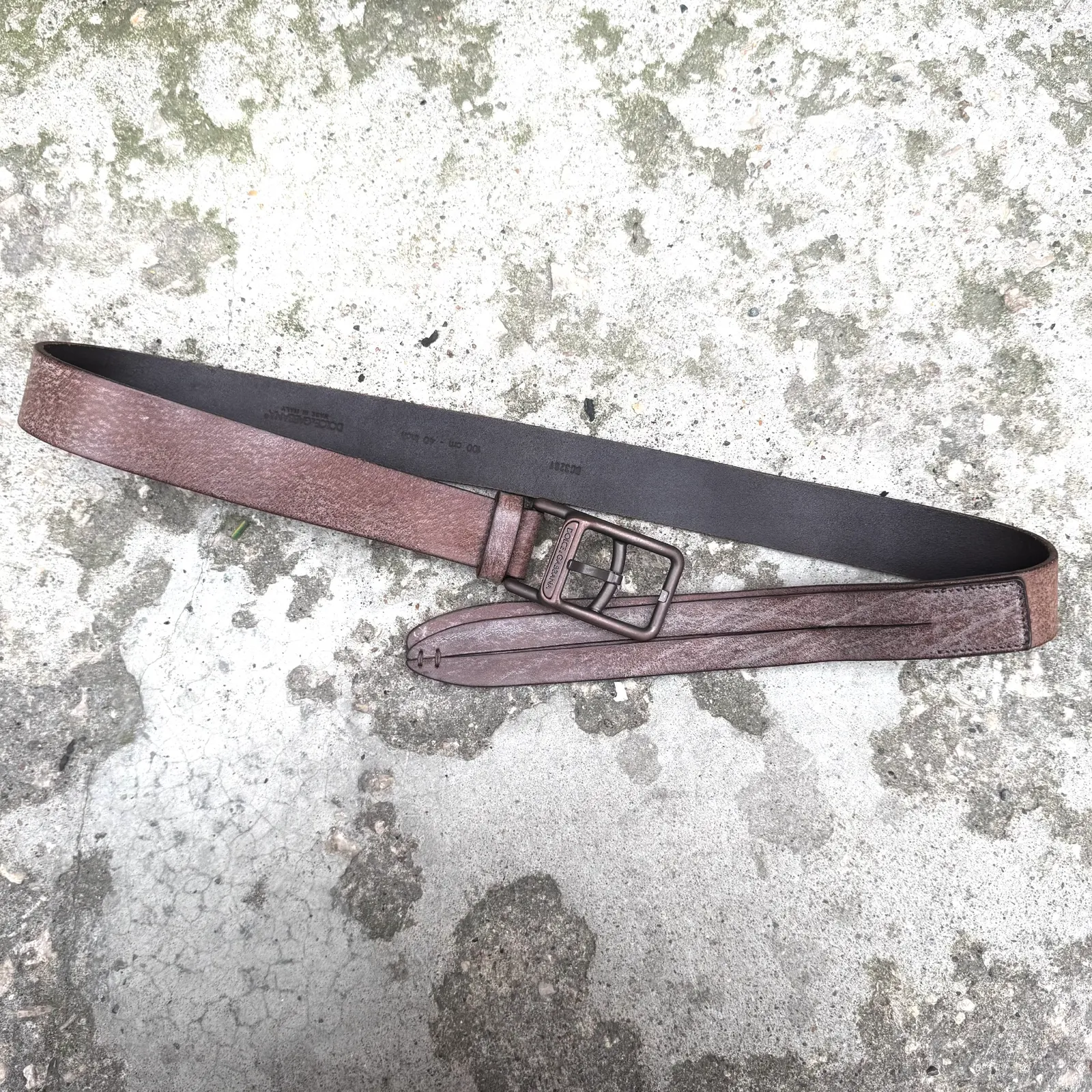 Dolce & Gabbana brown leather vintage belt engraved buckle