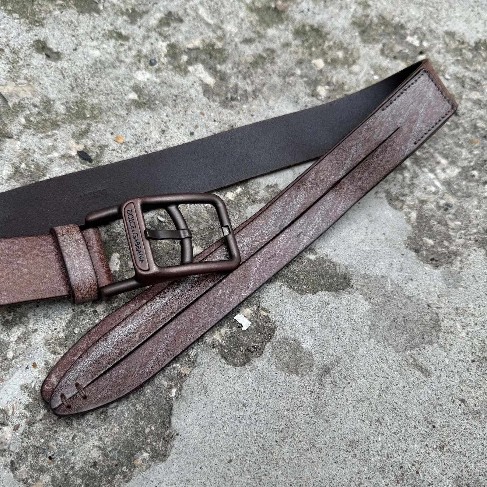 Dolce & Gabbana brown leather vintage belt engraved buckle