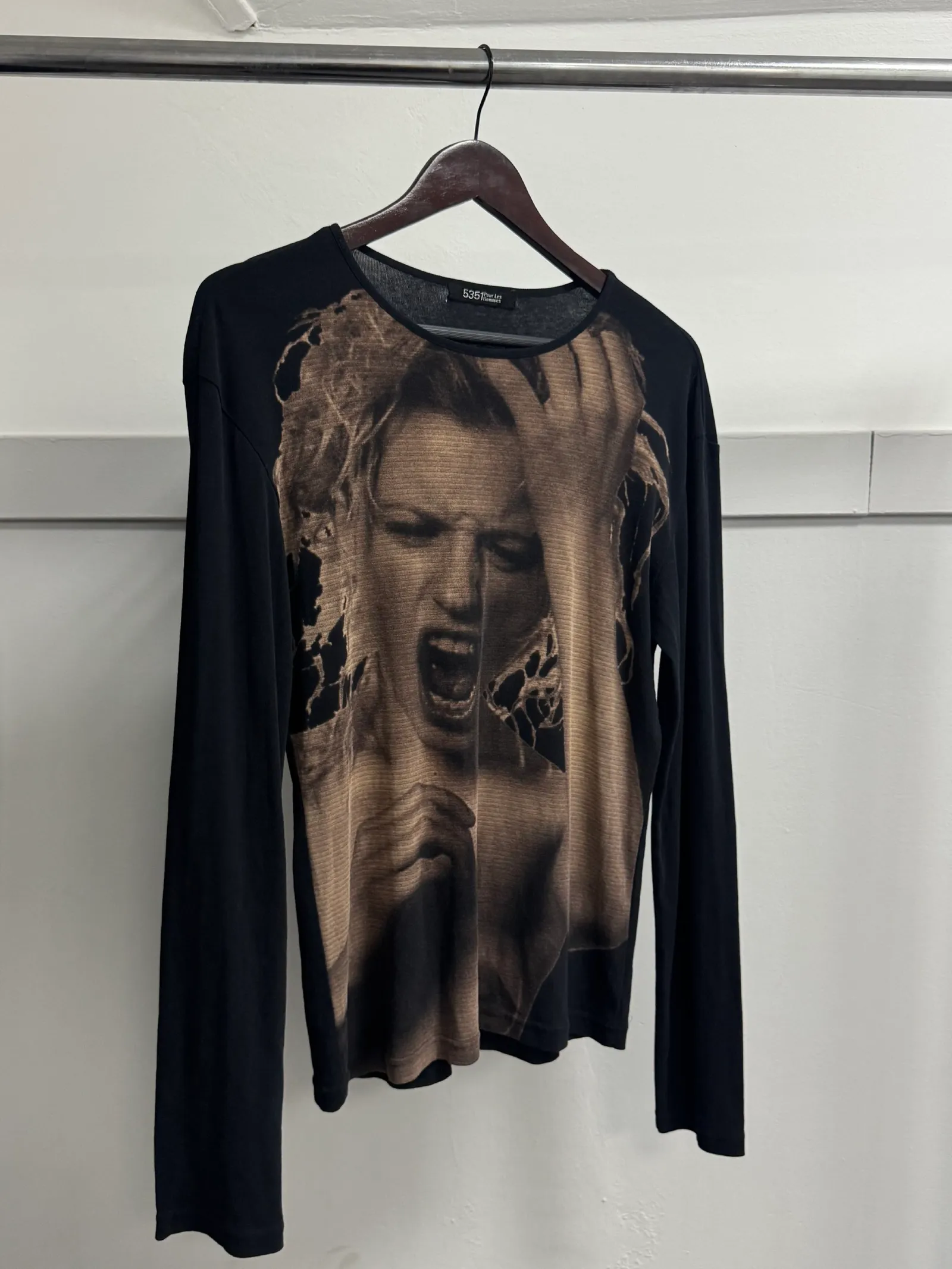 5351 POUR LES HOMMES 5351 Pour Les Hommes Screaming Woman Graphic Long Sleeve