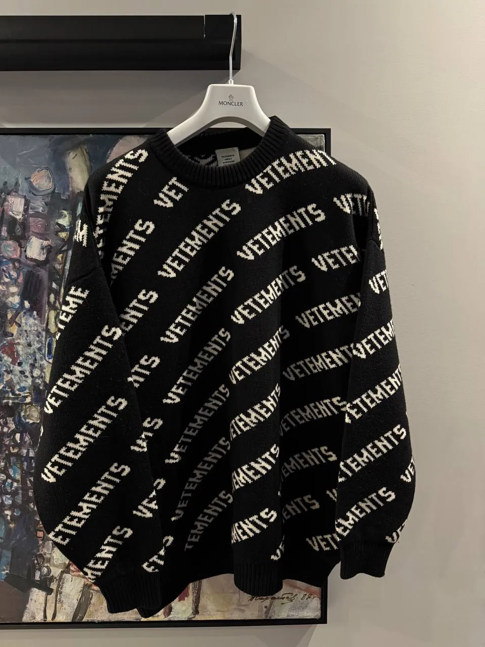 Vetements logo sweater